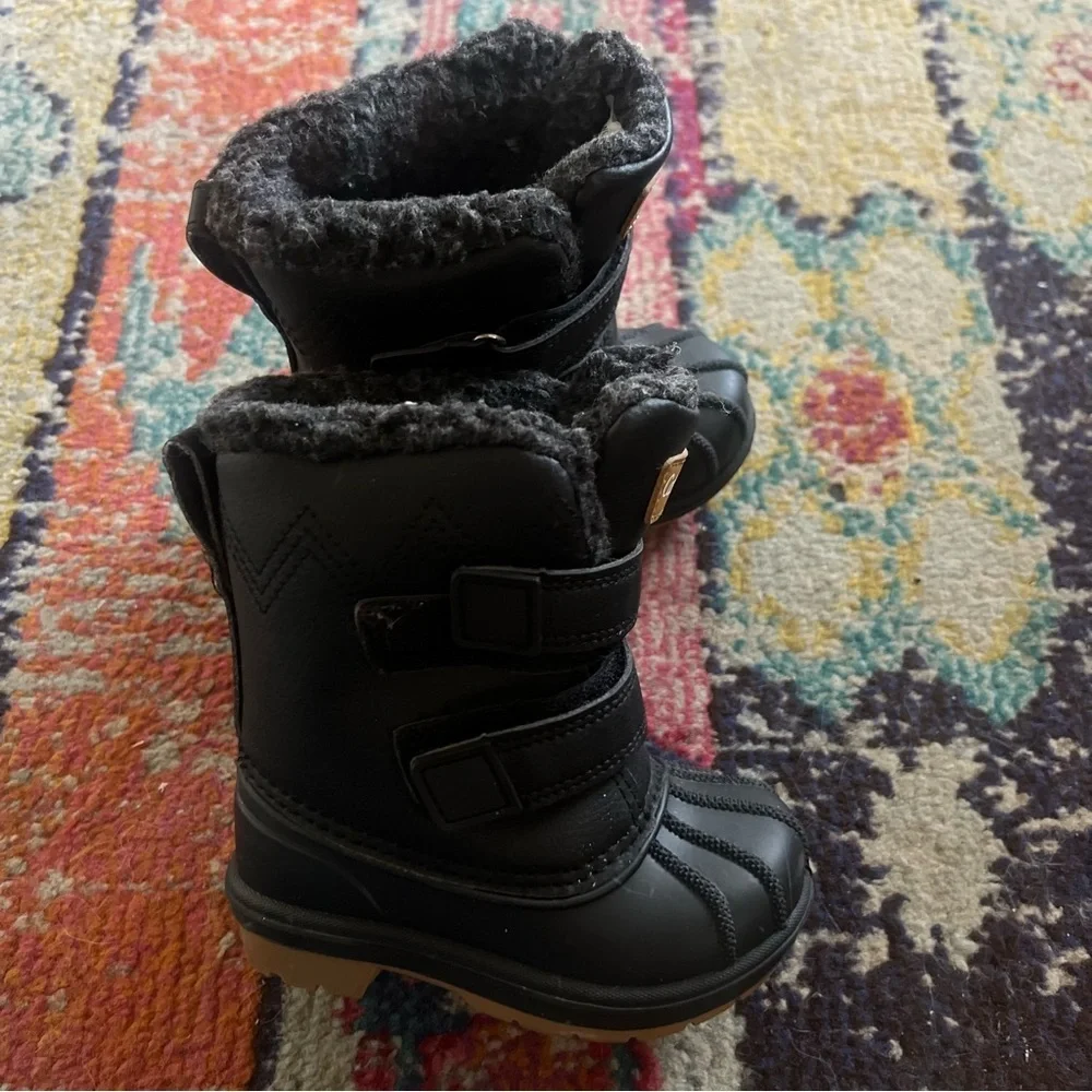 Cat & Jack Kids Black Winter Boots size 5